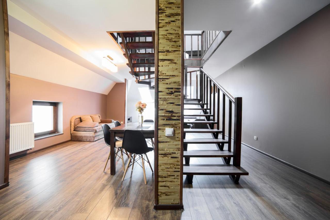 Apartments On Mitny Square 리비프 외부 사진